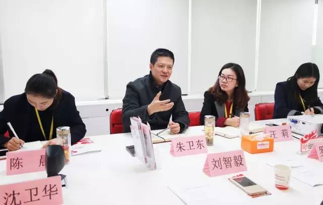 湖北省赤壁市人民政府副市長劉智毅率團考察上海東方龍國際商務平臺