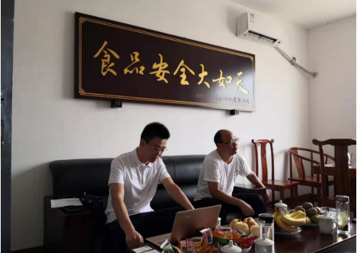 陪同政府園區(qū)對(duì)接考察食品加工投資選址龍頭企業(yè)，促進(jìn)食品加工產(chǎn)業(yè)鏈發(fā)展