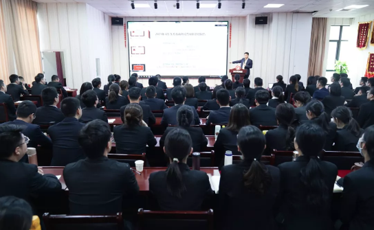 以“四輪驅(qū)動(dòng)”為核心，保持健康發(fā)展態(tài)勢(shì)！東方龍商務(wù)集團(tuán)4月份月度總結(jié)會(huì)圓滿舉行