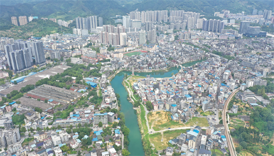 集團全力助推湖南吉首市委托招商招商引資，打造產業發展新地標